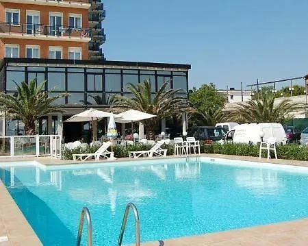 Roma Готель Сенігаллія